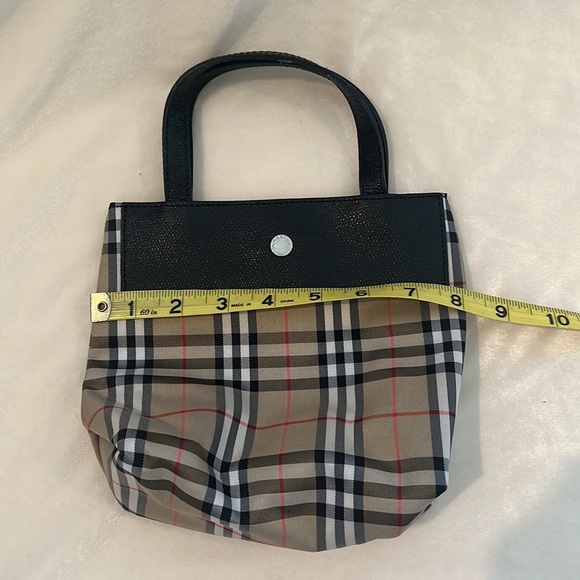 Burberry Purse - Picture 10 of 11